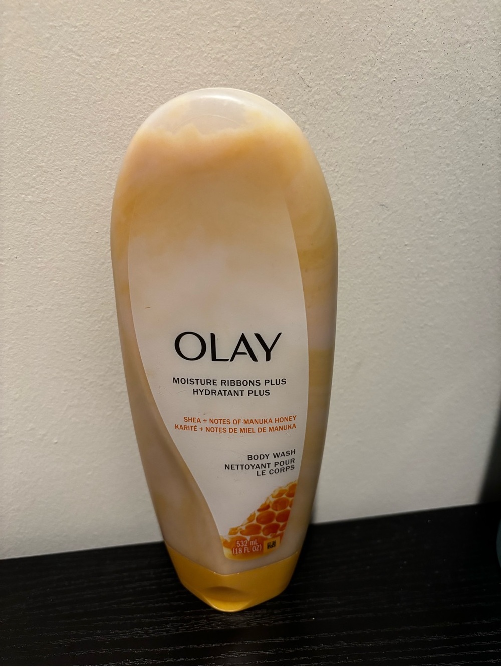OLAY Moisture Ribbons Plus Body Wash in Cream and Gold Accents